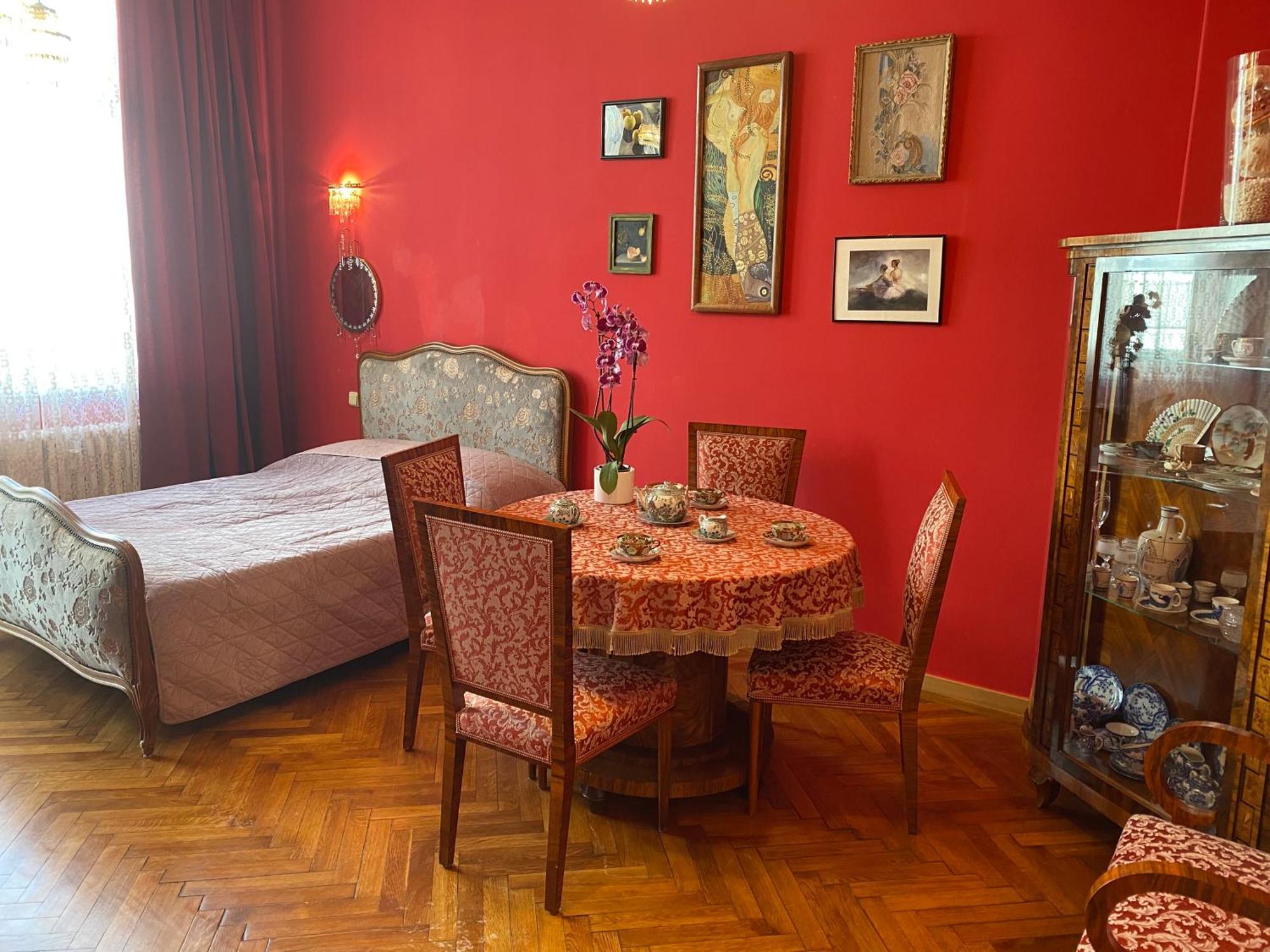 Retro Big Apartment With Two Balconies And Lift Карловы Вары Экстерьер фото