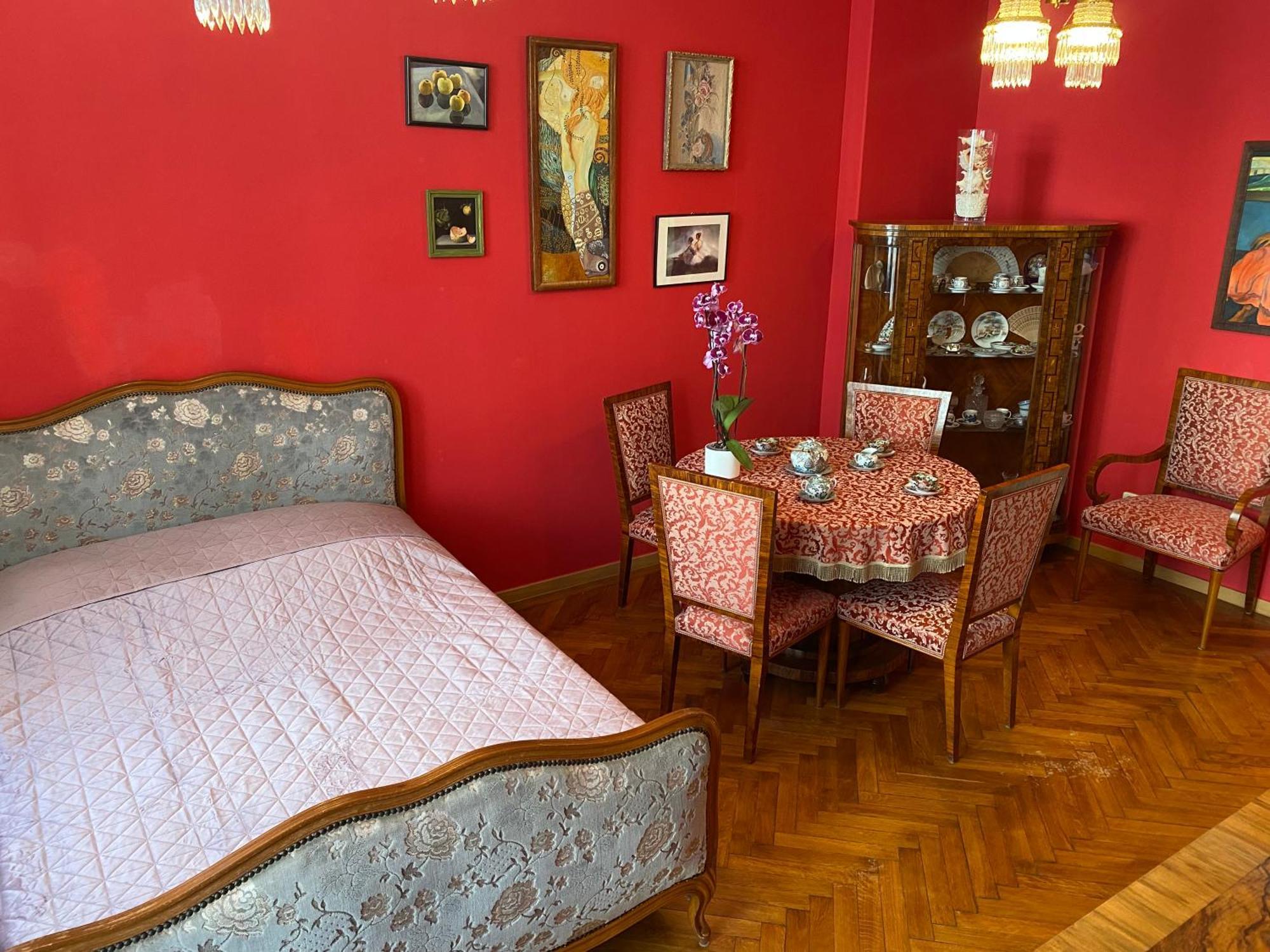 Retro Big Apartment With Two Balconies And Lift Карловы Вары Экстерьер фото